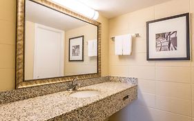 Howard Johnson By Wyndham Virginia Beach At The Beach